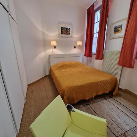 Le 22 - Maison Carre Nimes